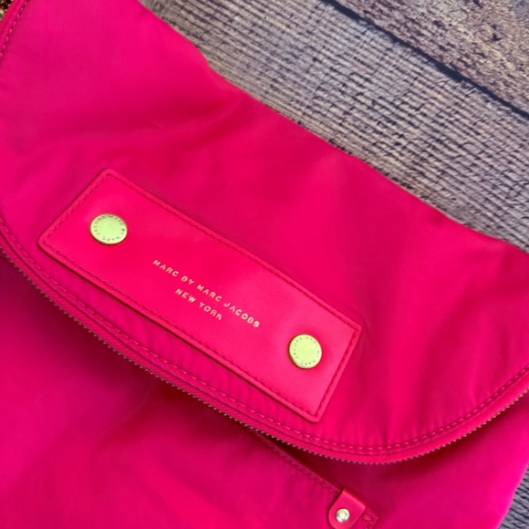 Marc By Marc Jacobs Large Pink Nylon Crossbody Bag - Picture 5 of 13